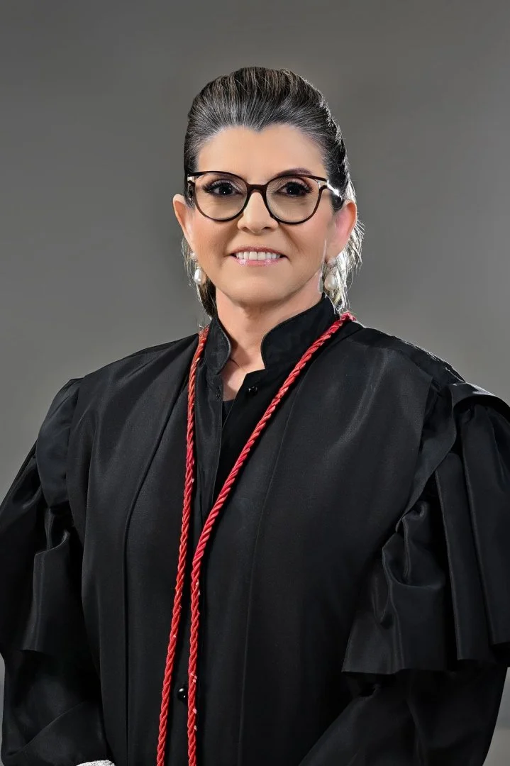 Desembargadora Nélia Caminha, vice-presidente e corregedora do TRE-AM, recebe prêmio internacional na área jurídica