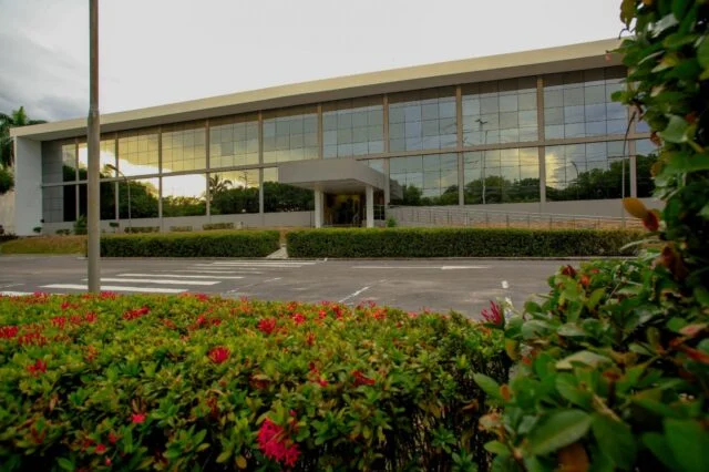 Sede da prefeitura tem registro imobiliário regularizado após demanda histórica de 30 anos