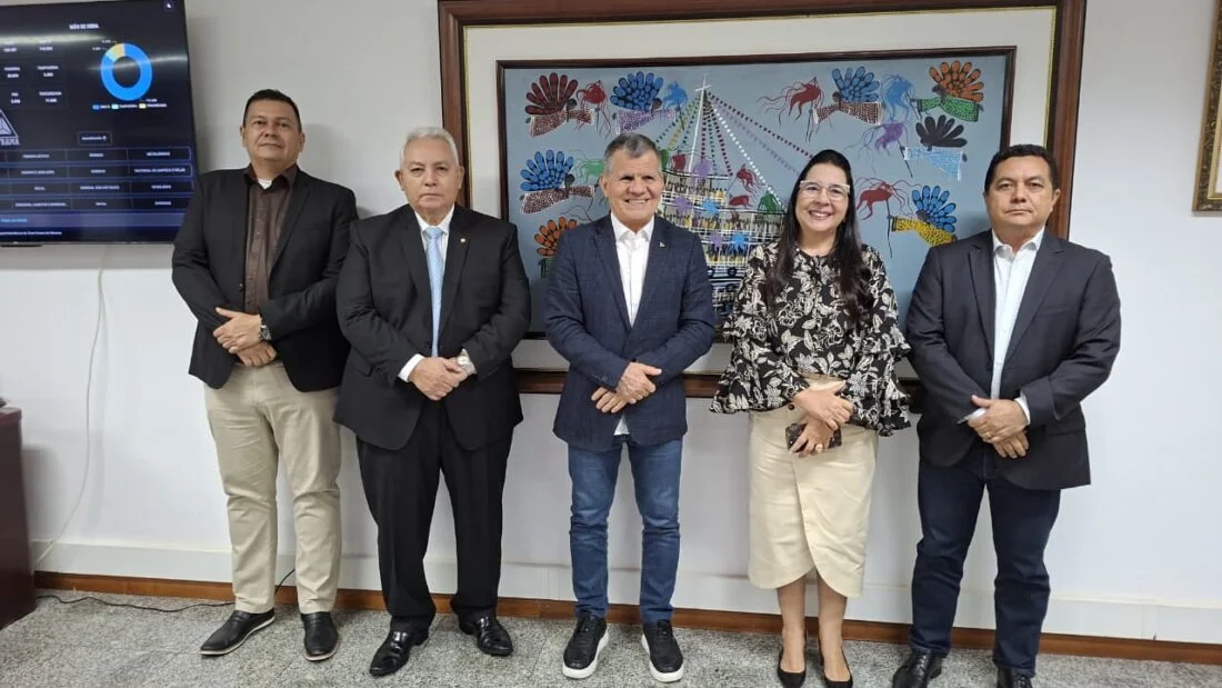 Parceria garante continuidade dos projetos VitórIA e Arumã; ferramentas de inteligência artificial prometem revolucionar investigações e atuação jurídica no Amazonas.