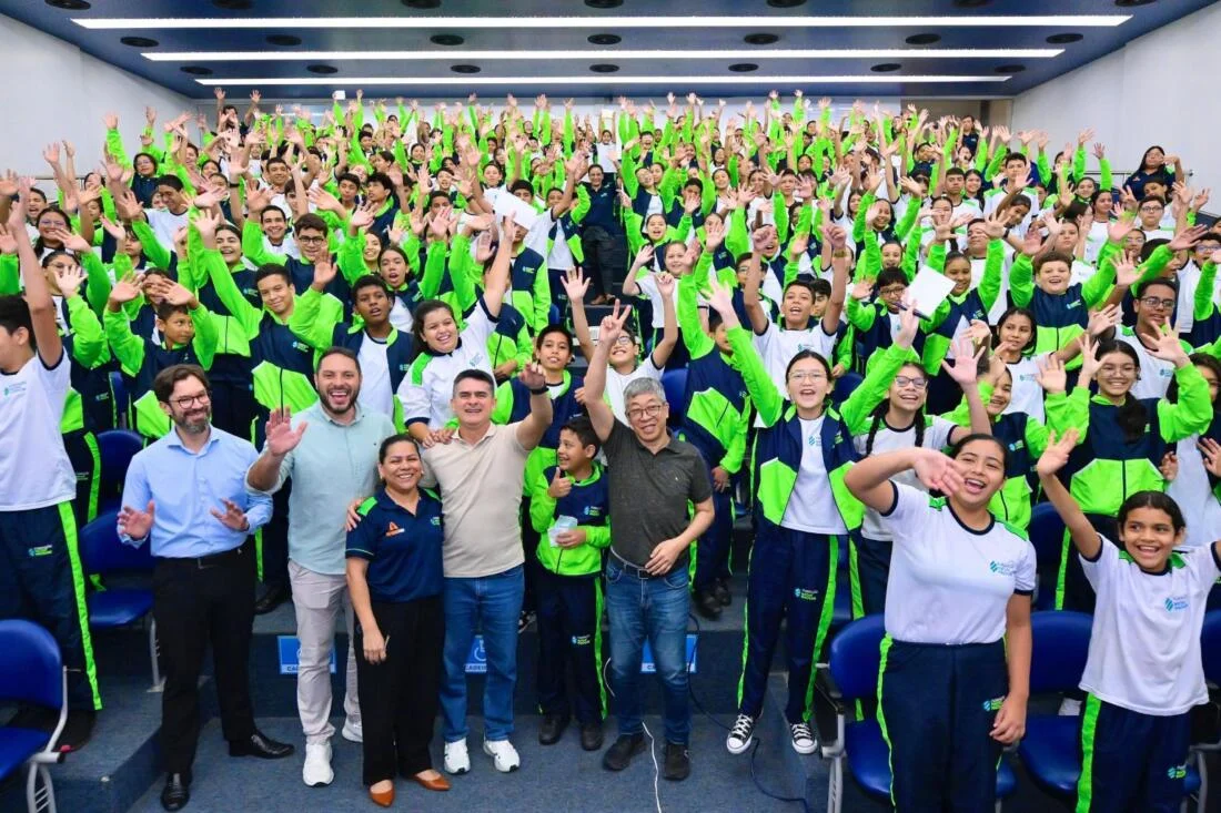 David Almeida celebra convênio inédito e insere 210 alunos da Semed na Fundação Matias Machline - Portal Remador