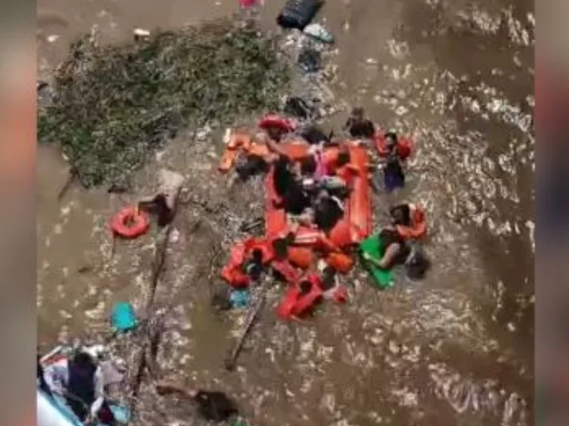 Sobe para dois o número de mortos em naufrágio no Encontro das Águas; criança de 7 anos é a nova vítima