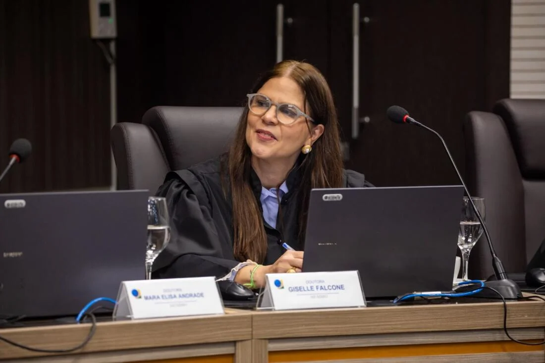 Juíza Giselle Falcone se despede do Pleno do TRE-AM após cumprir dois biênios na Corte