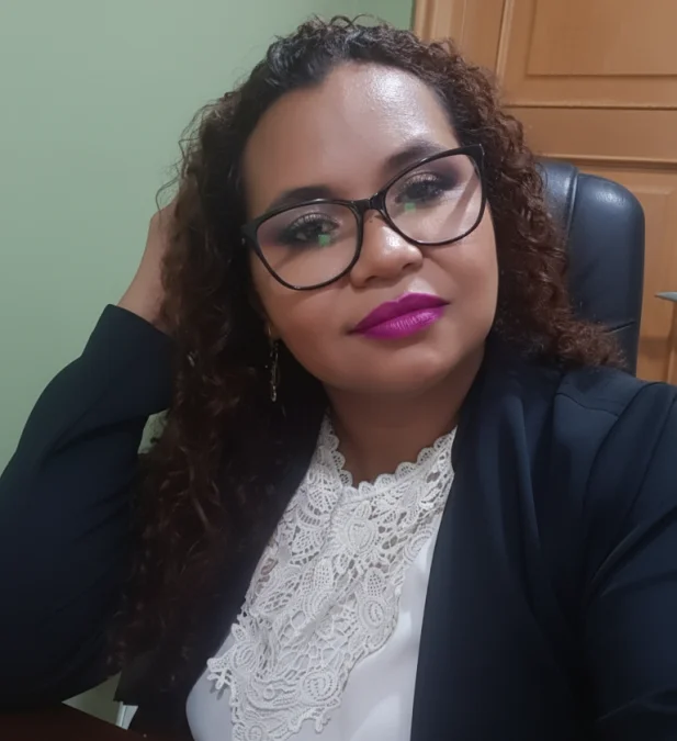 A força por trás do Remador: Conheça Leuzi Rodrigues, a mulher que lidera o jornalismo independente no Amazonas - Portal Remador