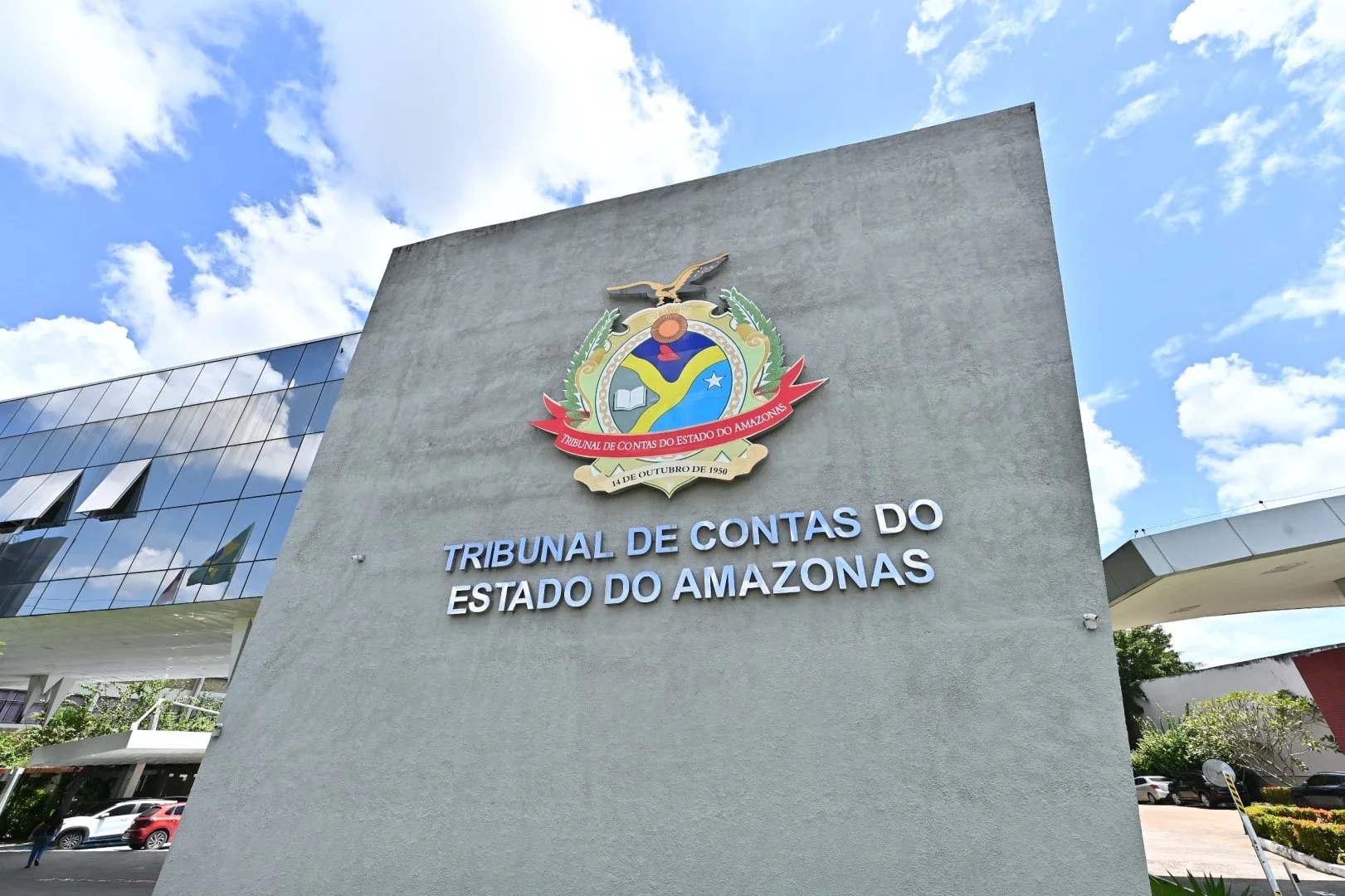 TCE-AM suspende contrato de R$ 1,3 bilhão da Seduc por suspeita de irregularidades - Portal Remador