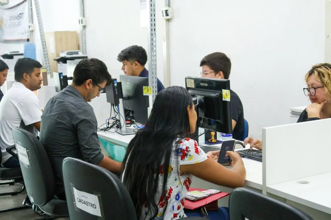 Amazonas amplia oferta de empregos com 46 mil vagas captadas e mais de 15 mil contratações