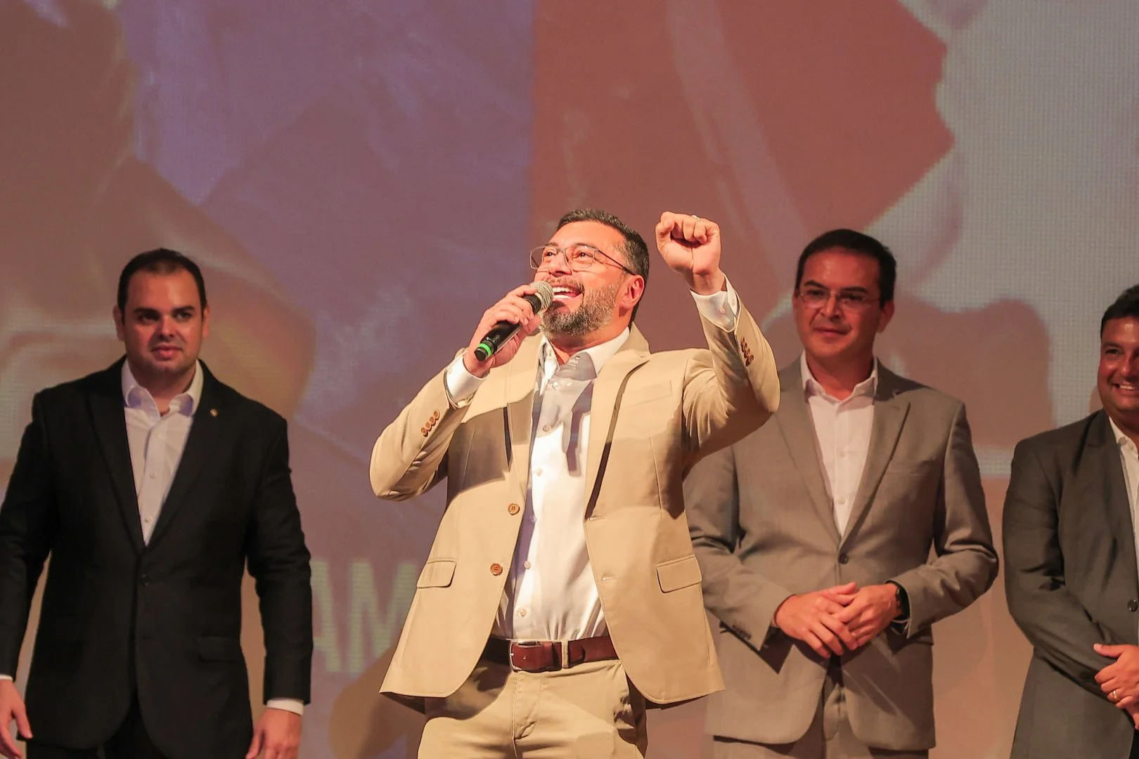 Quaest: Wilson Lima mantém 54% de aprovação, mas segurança pública é o maior gargalo no Amazonas