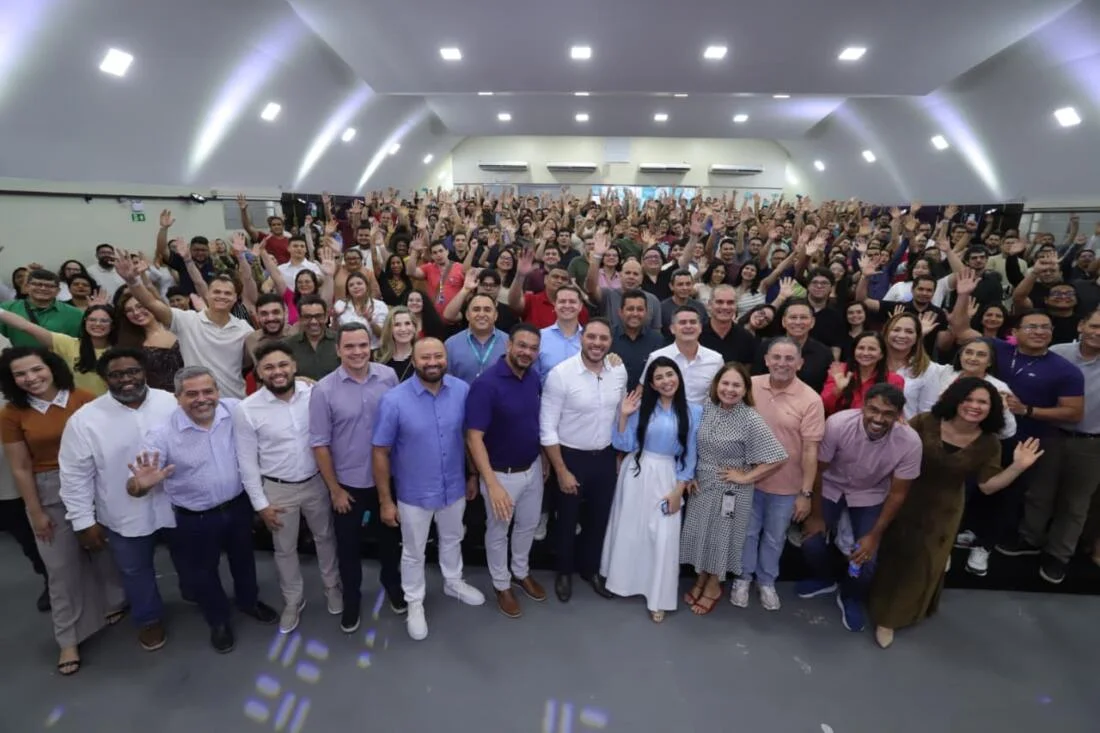 David Almeida convoca mil novos servidores da Semed e celebra salto de Manaus no ranking nacional