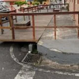 Estrutura de comércio "invade" via pública e revolta moradores em Parintins