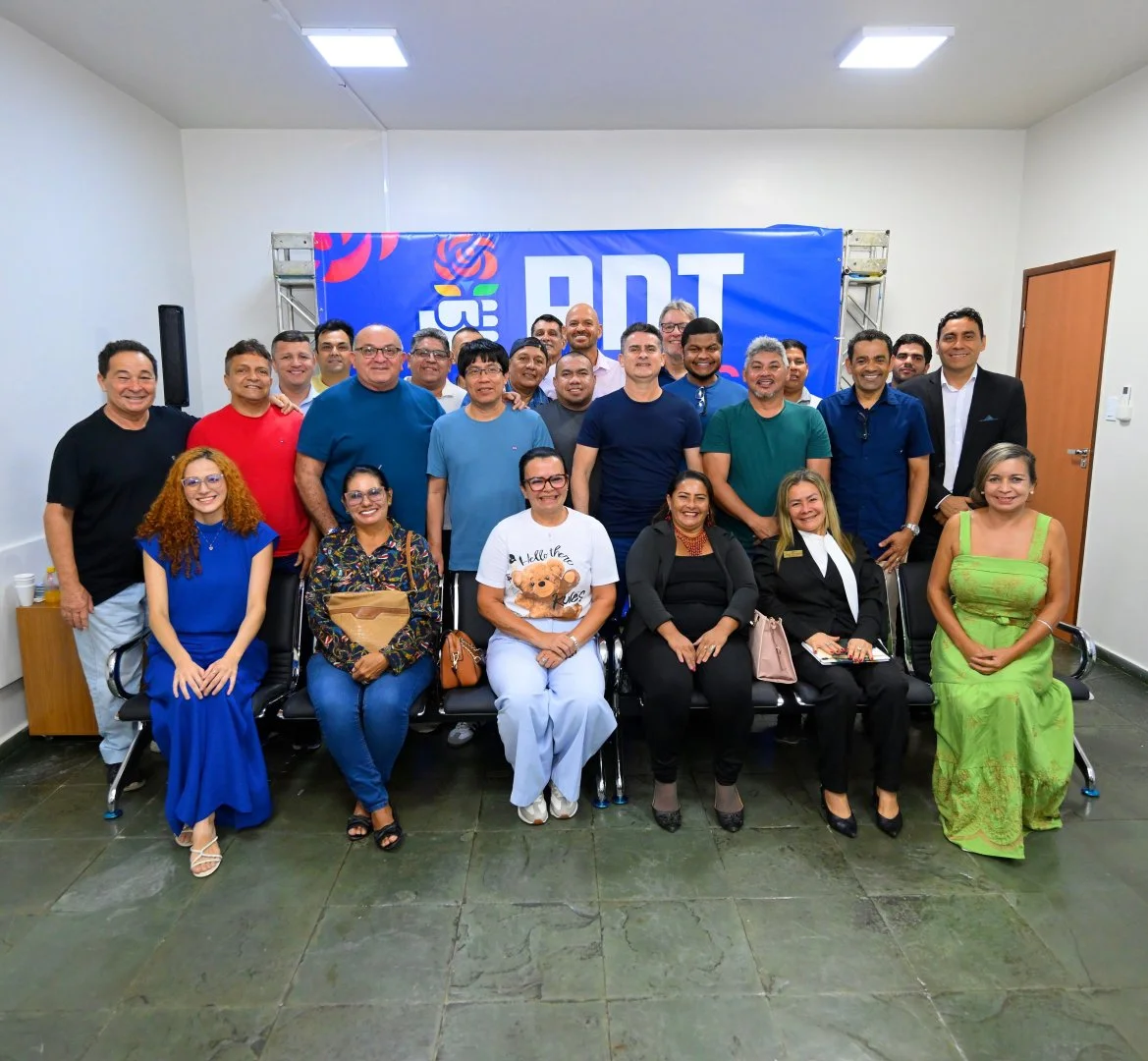 David Almeida reúne nominata do PDT e amplia base para disputa estadual no Amazonas - Portal Remador