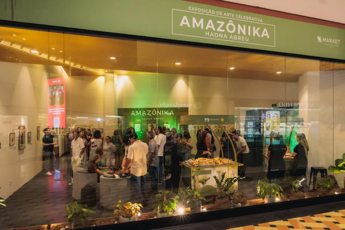 Manauara Shopping celebra aniversário com exposição que propõe imersão sensorial na floresta