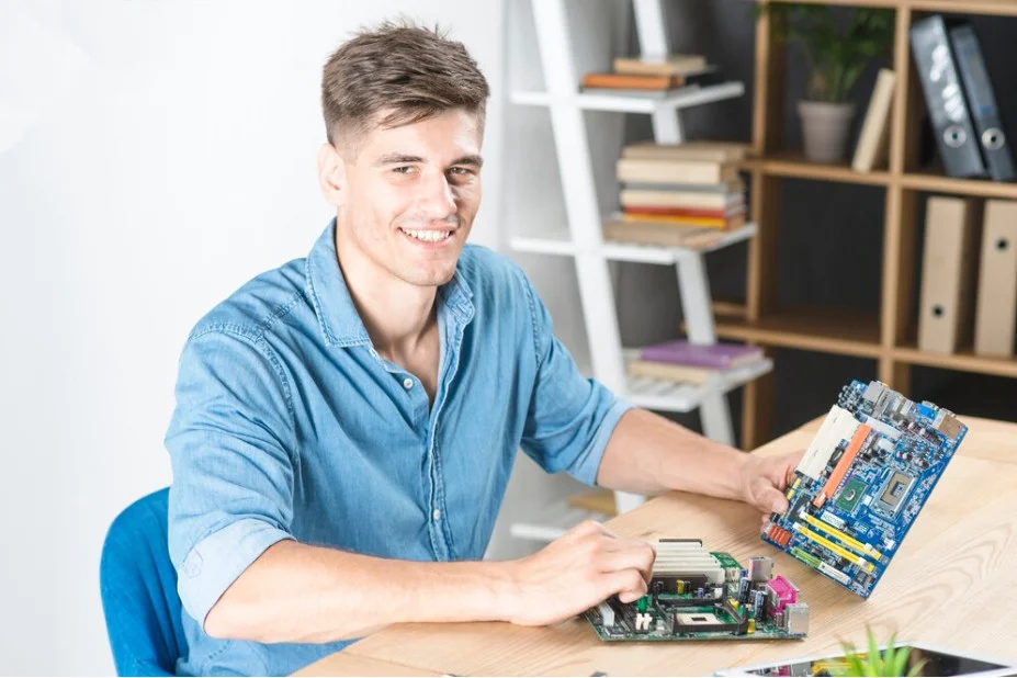 Emprego Garantido: projeto vai conectar estudantes a vagas no mercado de Manaus