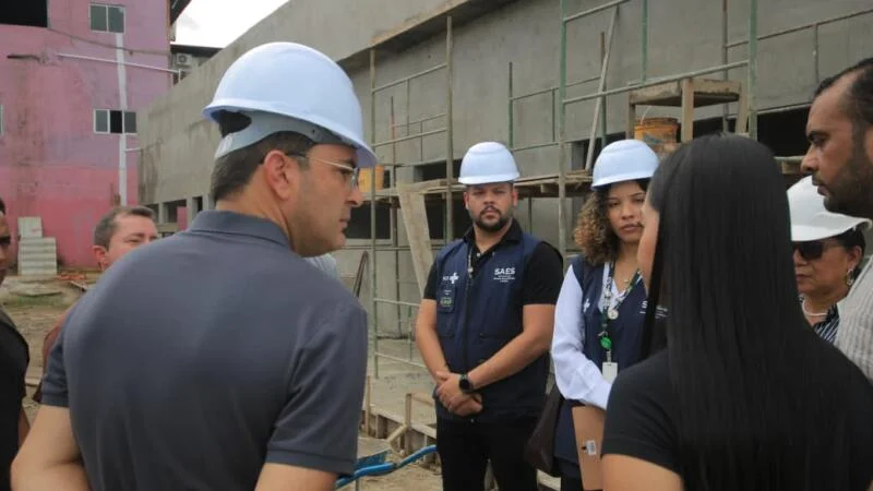 Com 65% concluída, Mateus Assayag e Ministério da Saúde fazem visita em obra do Samu Parintins