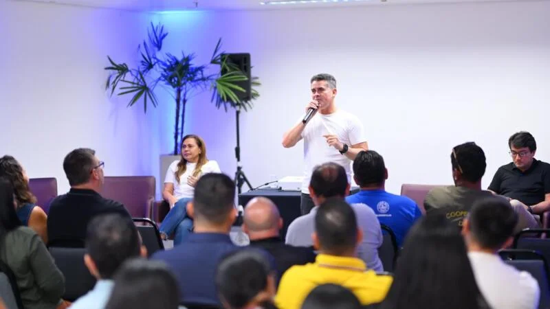 David Almeida ouve operadores do turismo e defende políticas para fortalecer o setor no Amazonas