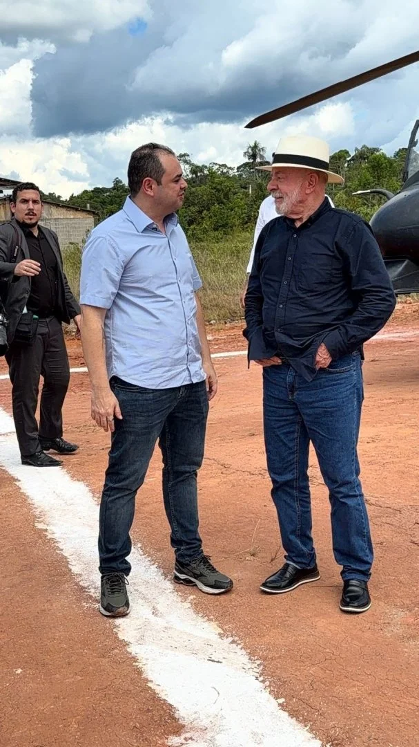 o lado do presidente Lula, governador Roberto Cidade defende pavimentação da BR-319 para integração e desenvolvimento da região Norte
