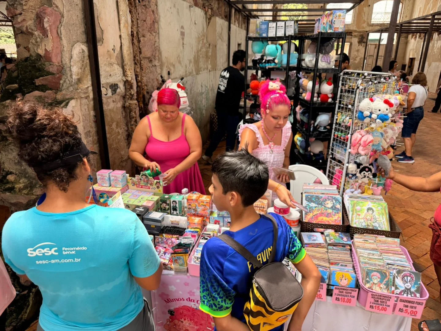 Mercado de Origem celebra data com feira de empreendedorismo e serviços gratuitos de beleza em Manaus