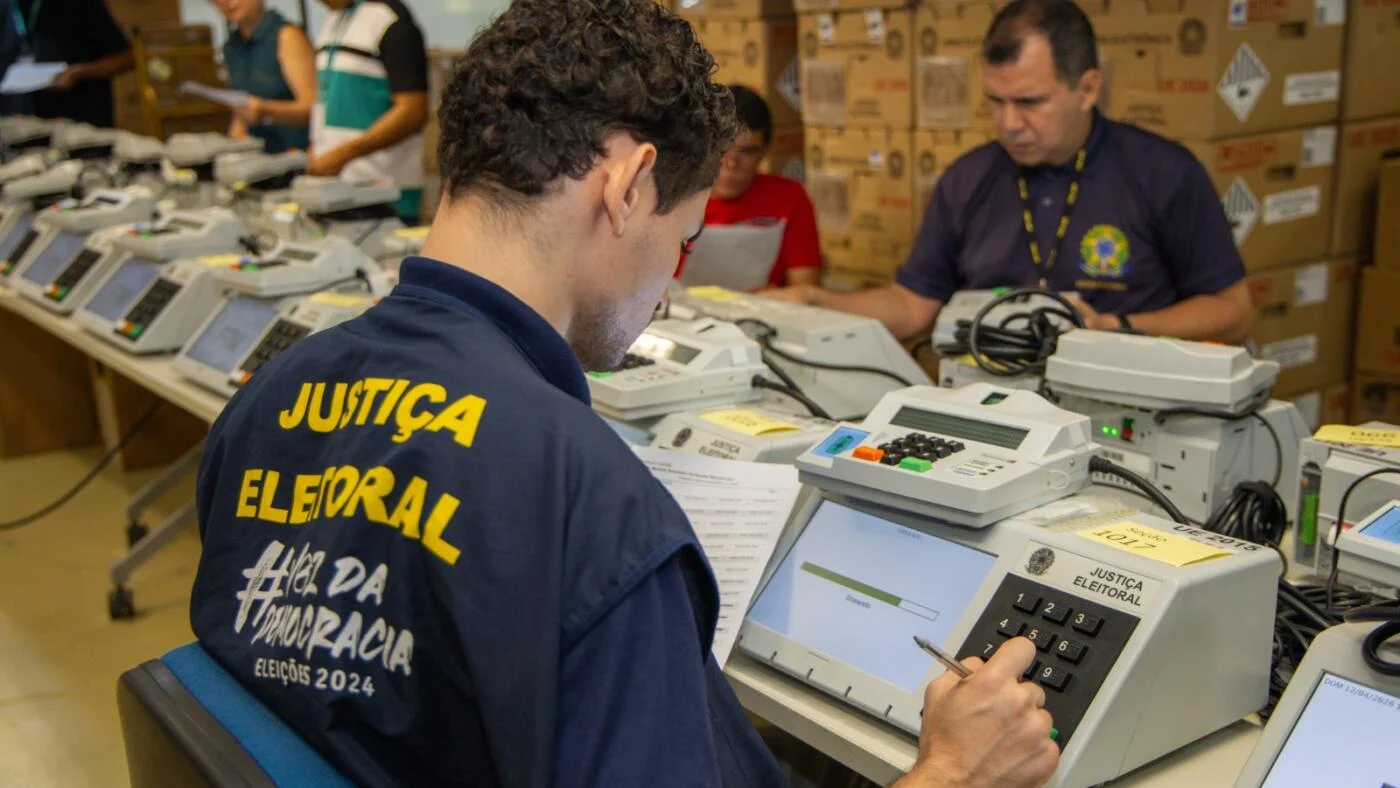 30 anos da urna eletrônica: Segurança e acessibilidade no sistema de votação
