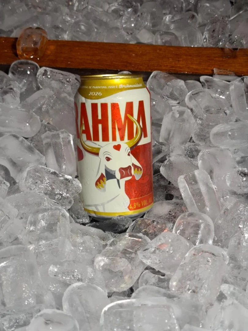 Batucada do Garantido inspira nova lata da Brahma para o Festival de Parintins 2026
