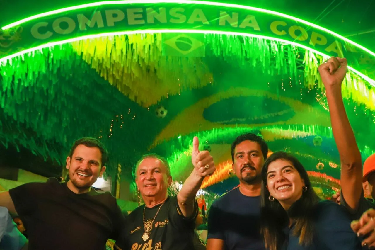 Prefeito Renato Junior inaugura ‘Rua da Copa’ do bairro Compensa e celebra criatividade dos servidores da Semulsp na decoração de mais um ponto turístico da cidade
