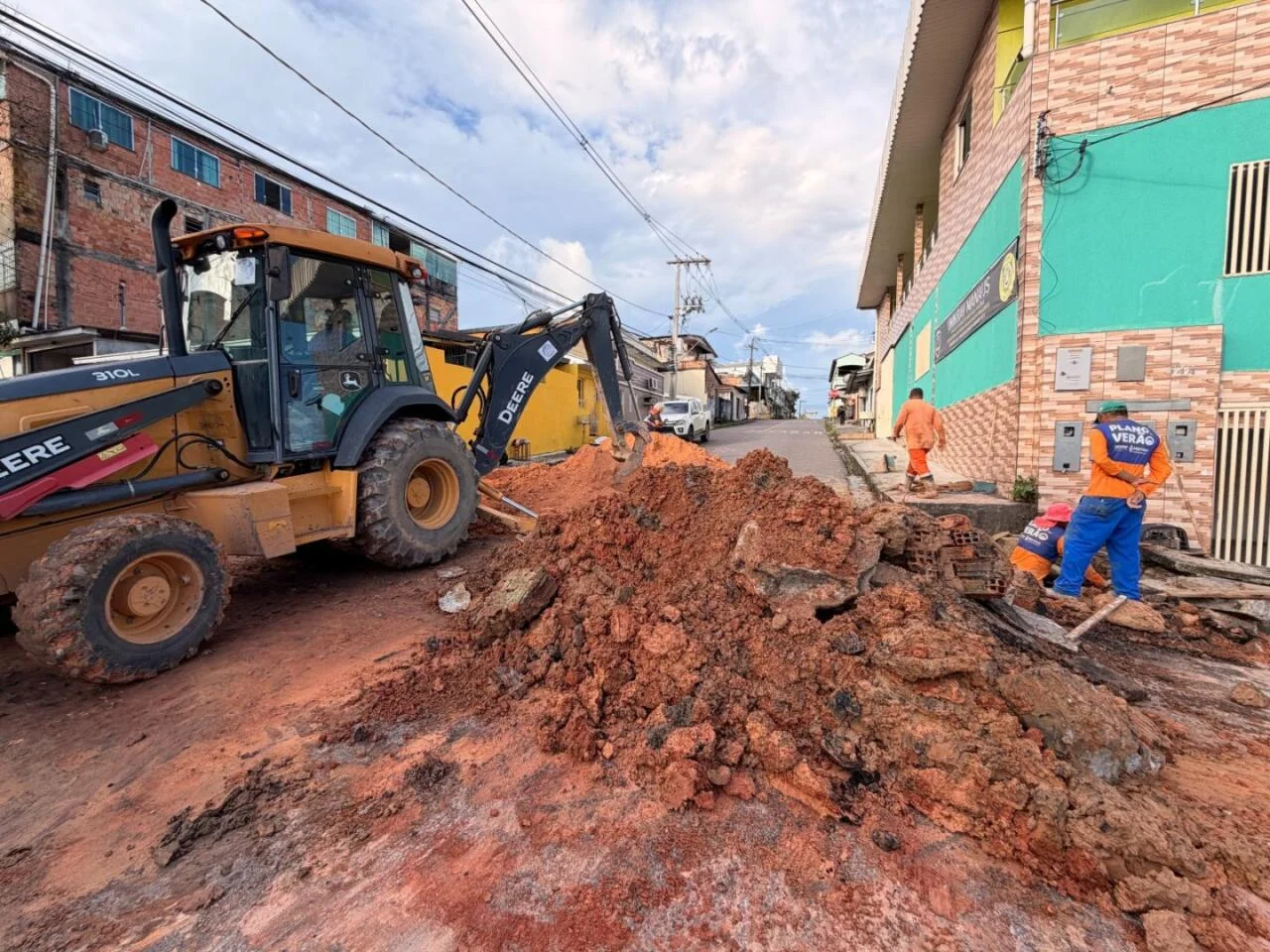 Prefeitura de Manaus realiza obra emergencial de drenagem no São Jorge e reforça prevenção contra alagamentos