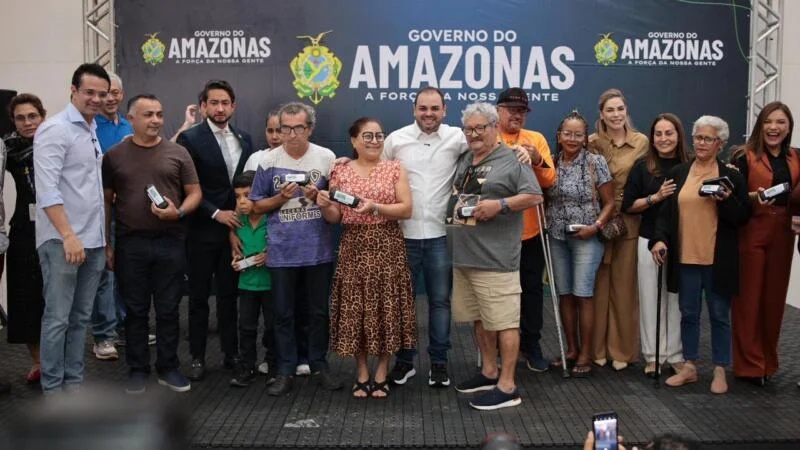 Diego Afonso acompanha entrega de mais de 2 mil óculos e destaca avanços na saúde promovidos pelo Governo do Amazonas