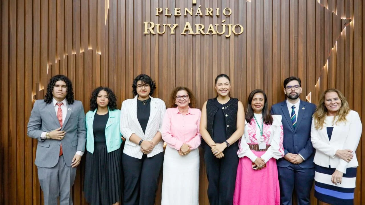Brena Dianná ressalta protagonismo feminino e papel da política no Parlamento Jovem