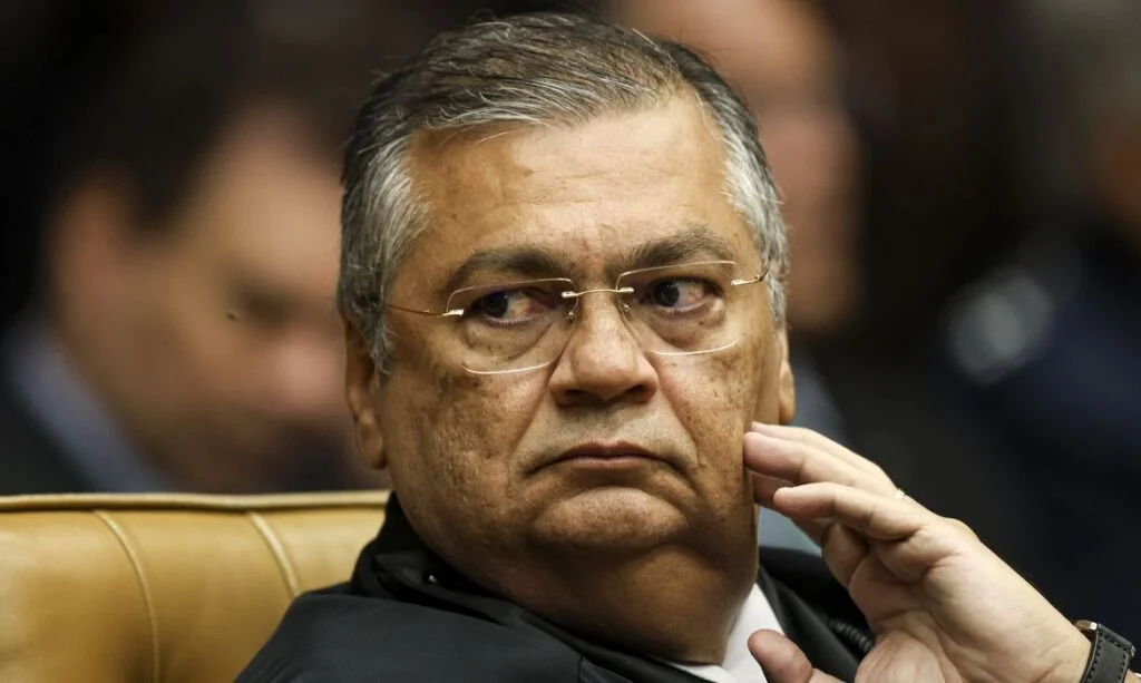 Flávio Dino mantém punição contra Sargento Salazar por xingamentos a David Almeida