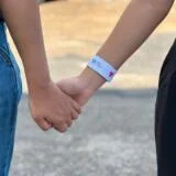 Polícia alerta e orienta população e turistas sobre a proteção de crianças e adolescentes durante o Festival de Parintins 2026