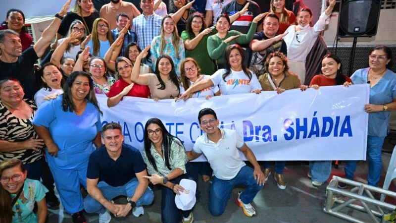 David Almeida reúne cerca de mil pessoas em mobilização da saúde e lança pré-candidatura de Shádia Fraxe pelo Avante