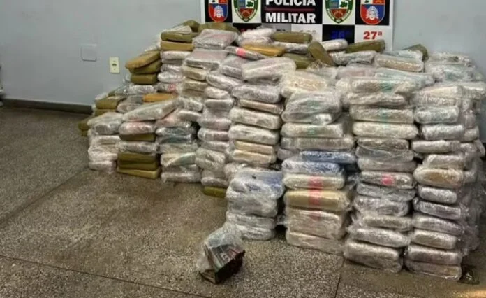 PM retira mais de 770 tabletes de skunk das ruas da Zona Norte de Manaus