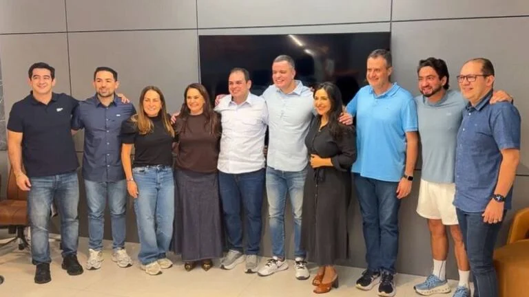Comitiva de 12 vereadores entra na pré-campanha de Roberto Cidade ao governo do Amazonas