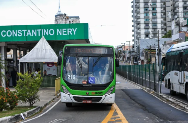 Prefeito Renato Junior cobra pagamento aos rodoviários após repasse do Estado e faz apelo ao sindicato pelo fim da greve