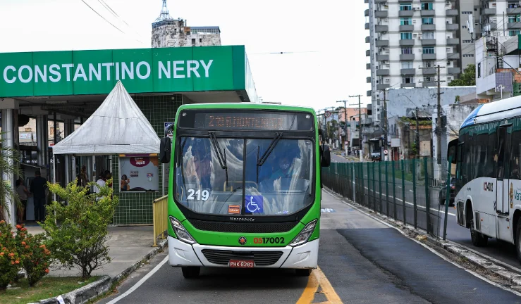 Prefeito Renato Junior cobra pagamento aos rodoviários após repasse do Estado e faz apelo ao sindicato pelo fim da greve