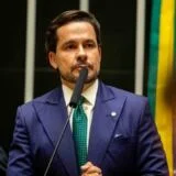 Alberto Neto apresenta plano de logística federal para proteger a Zona Franca