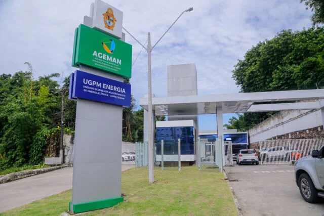 Justiça manda a Águas de Manaus pagar multa de R$ 273 mil por deixar buracos no Alfredo Nascimento
