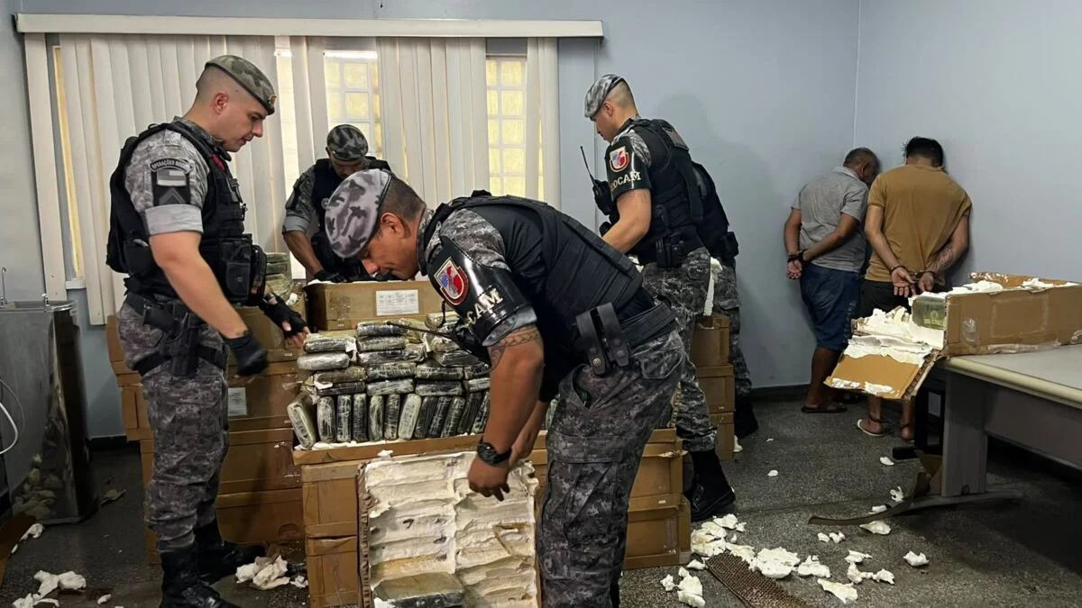 Rocam desarticula transporte de drogas e apreende 1 tonelada de skunk e oxi em Manaus