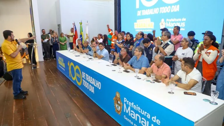 Servidora do Implurb é homenageada durante evento dos 100 dias da gestão do prefeito Renato Junior