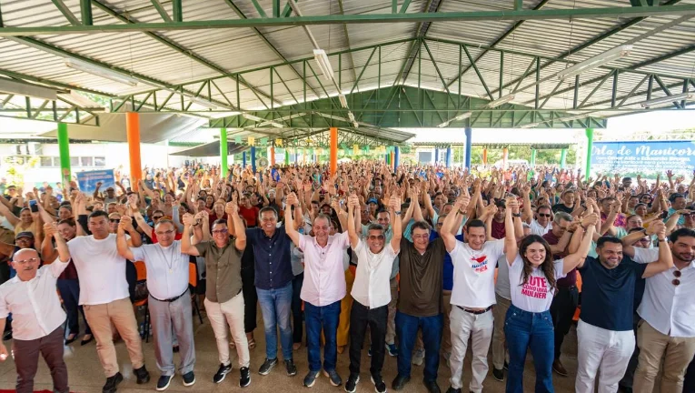 Omar Aziz e Eduardo Braga inauguram três portos no interior do Amazonas no mesmo dia e fiscalizam obra na BR-319, em Humaitá