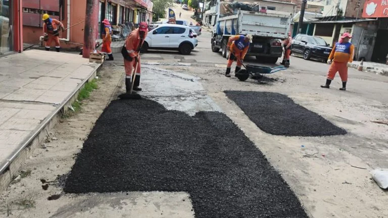 Prefeitura de Manaus intensifica recuperação asfáltica no bairro Lírio do Vale e melhora mobilidade na zona Centro-Oeste