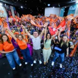 Ao lado de David Almeida, Katy Feitoza reúne cerca de 1,5 mil pessoas e lança candidatura a deputada estadual