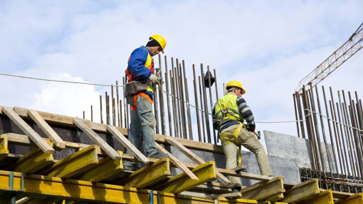 Sinduscon-AM comunica aumento para trabalhadores da construção civil