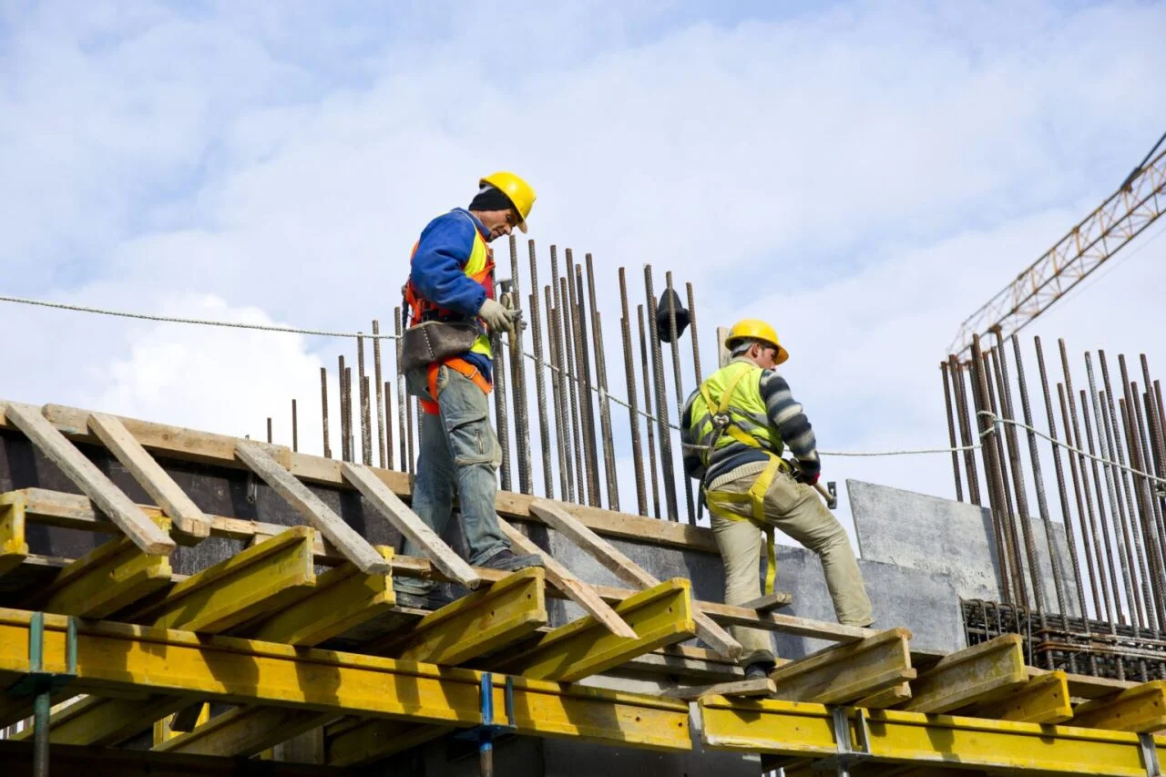 Sinduscon-AM comunica aumento para trabalhadores da construção civil