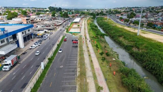 Com 13 frentes de trabalho e 1.250 trabalhadores, Prefeitura de Manaus amplia serviços de limpeza durante o verão amazônico