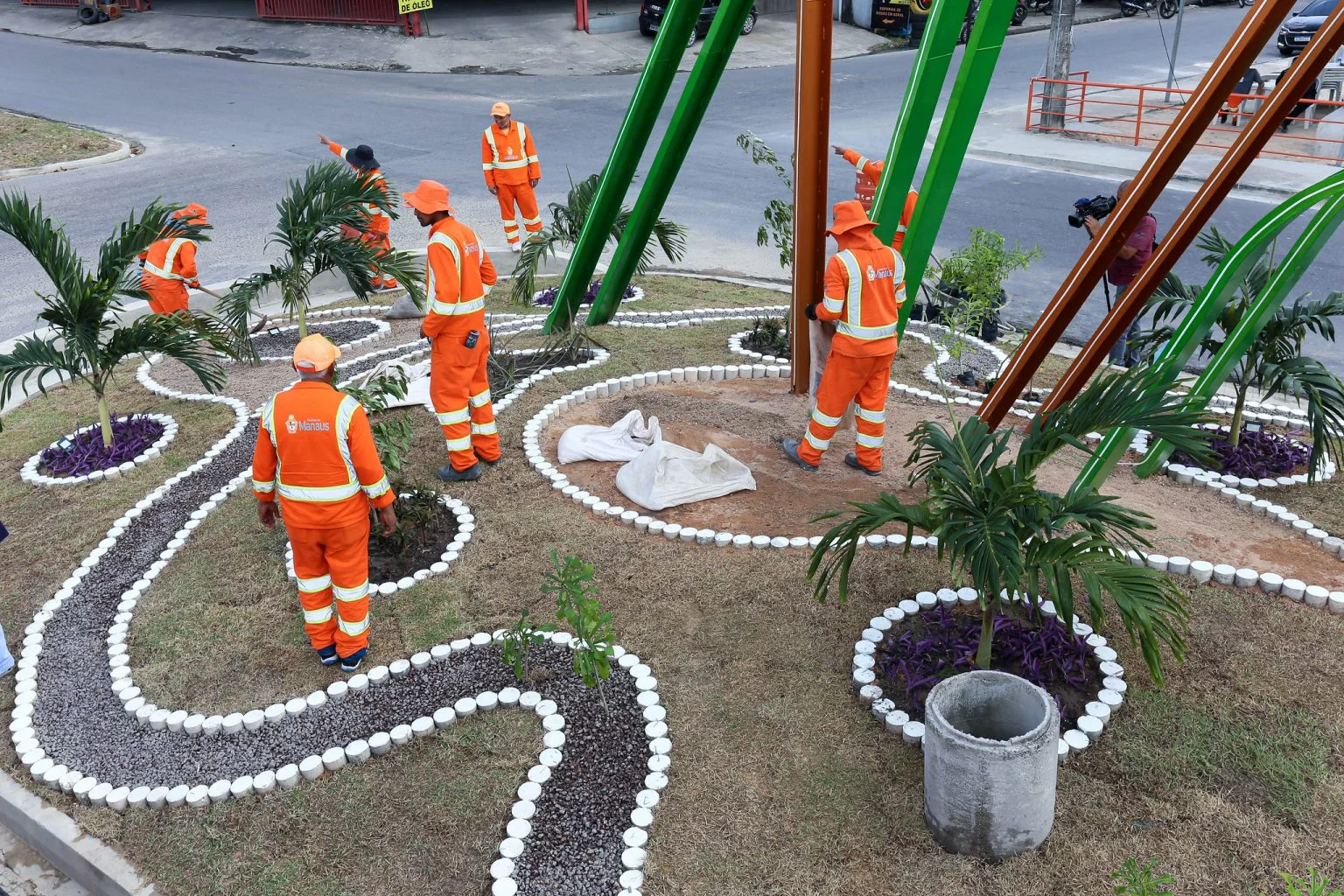 Prefeitura de Manaus revitaliza entorno do igarapé do Passarinho com monumento em homenagem às aves