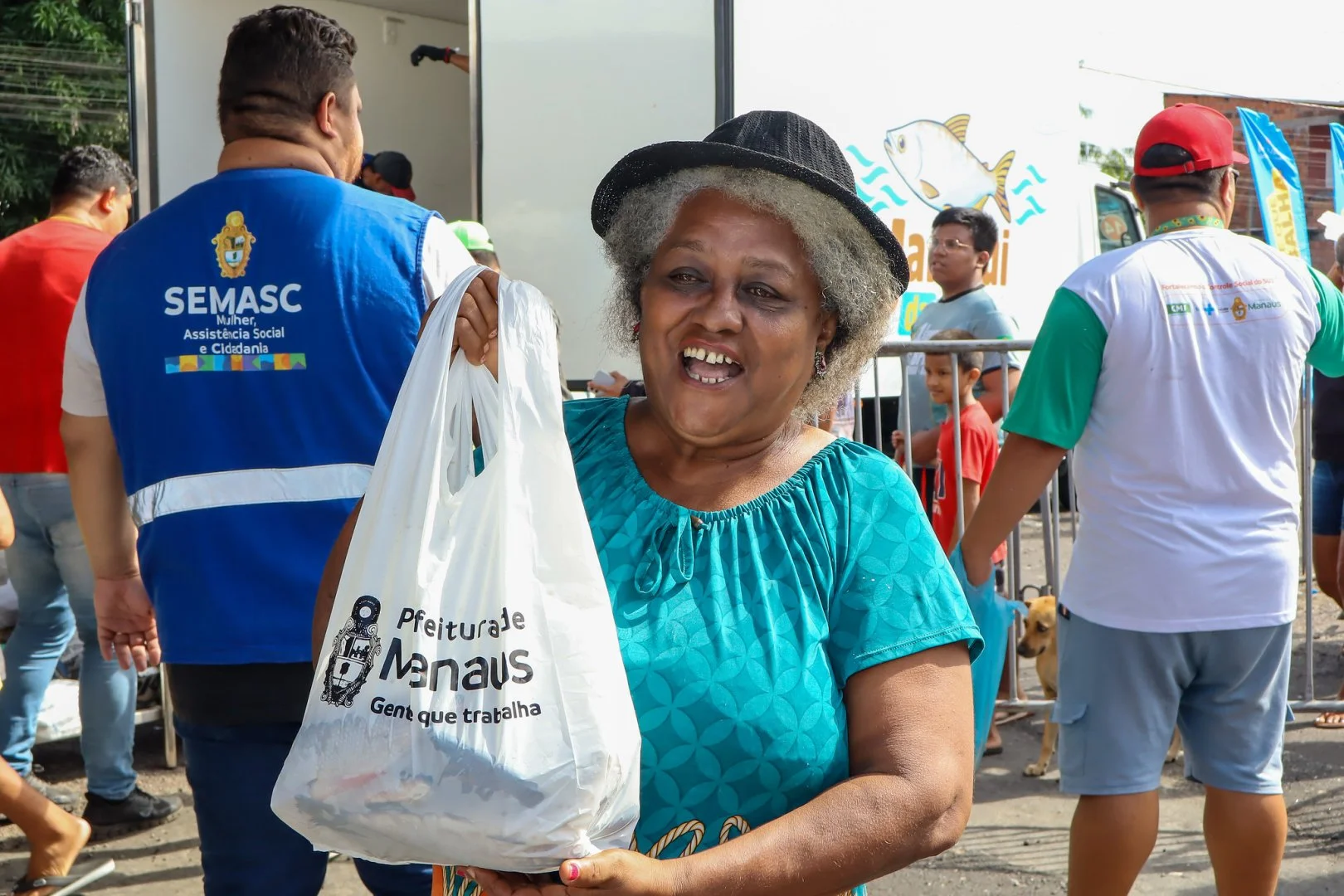 Prefeitura de Manaus distribui 50 mil jaraquis à população dos bairros Santa Etelvina e Lago Azul