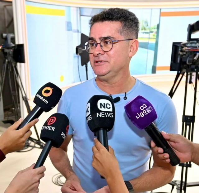 David Almeida propõe tornar Passe Livre Estudantil política permanente no Amazonas