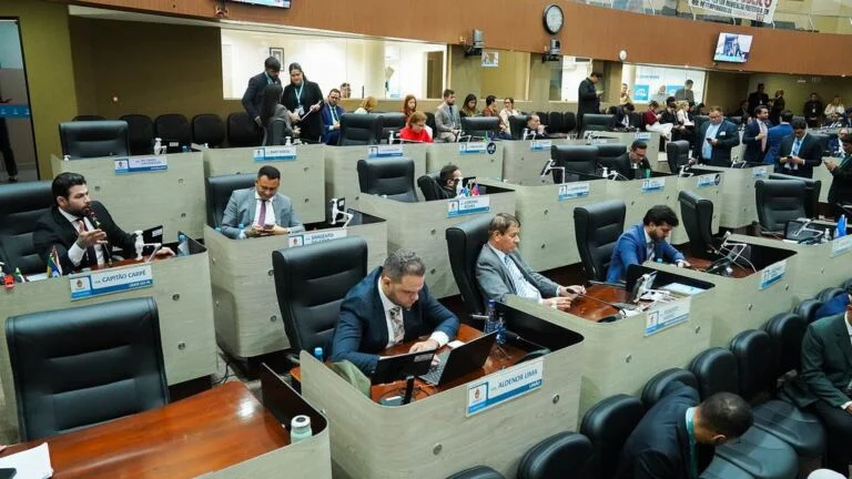 CMM aprova em primeira discussão PL que garante embarque prioritário para gestantes no transporte coletivo