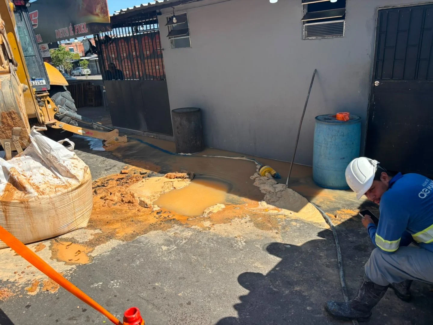 Ageman emite quatro notificações à Águas de Manaus por vazamentos e problemas na recomposição asfáltica