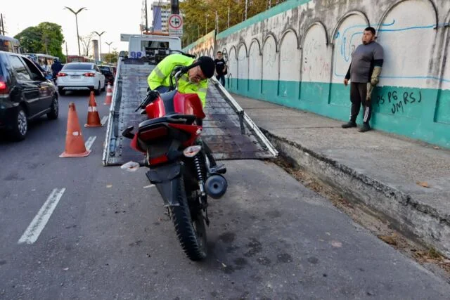 Operação ‘Mobilidade Segura’ soma 158 autuações e 16 remoções de veículos em duas semanas de ações por um trânsito mais seguro em Manaus