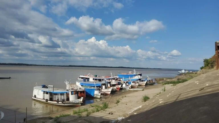 Rio Negro desce 72 cm em uma semana e atinge cota de 25,02 metros em Manaus
