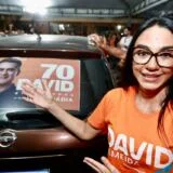 ”Vamos todos unir as nossas forças junto com o time que trabalha”, diz Dra. Shádia durante primeiro adesivaço da campanha